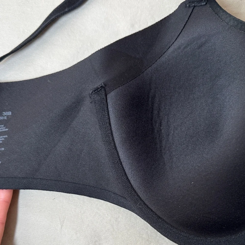 Warner's Elegant Black Bra 36B.
